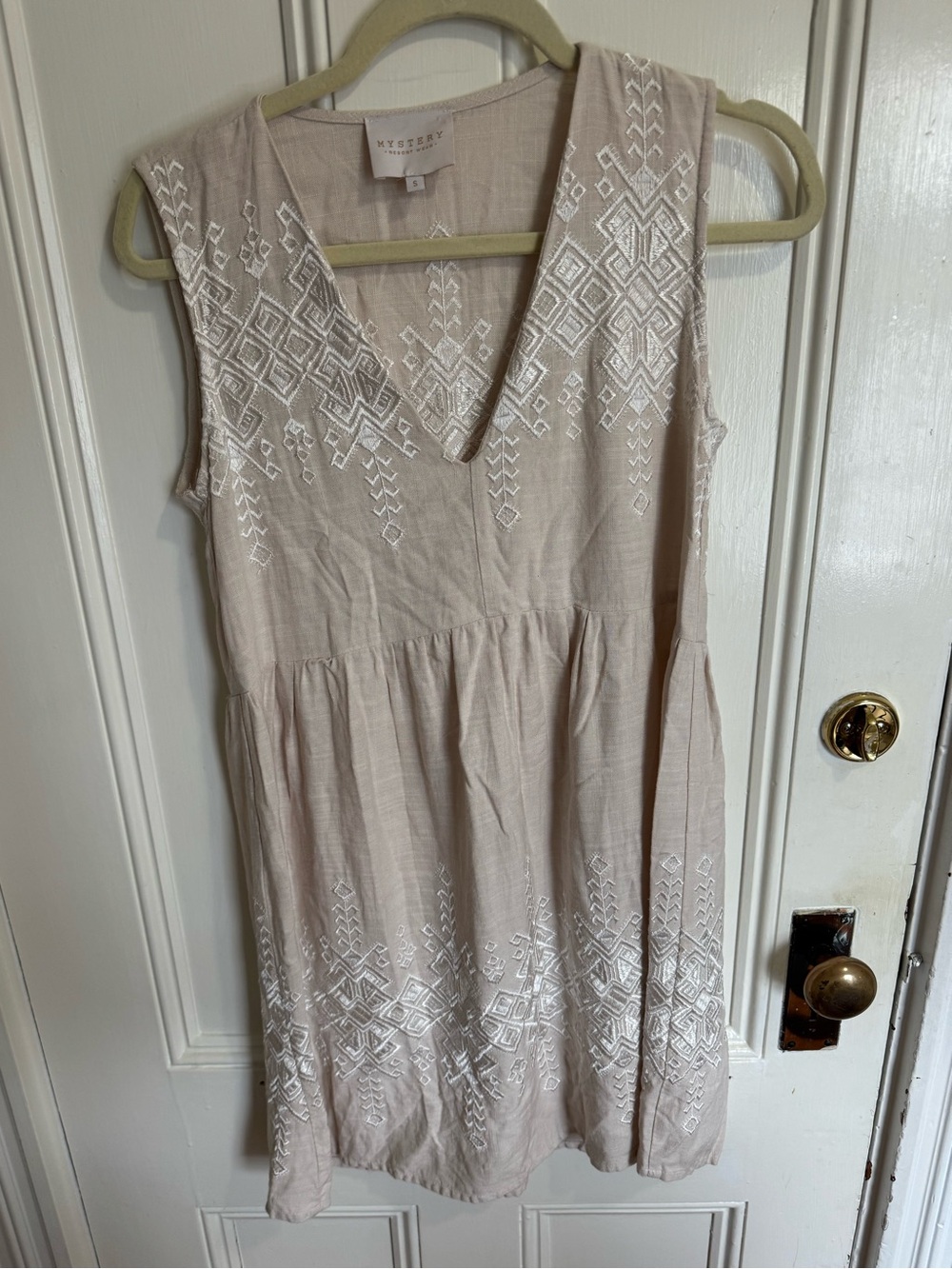 Mystery Resort Wear Linen Blend Embroidered Sleeveless Dress – Size Small